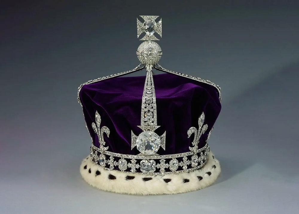 Koh -I-Noor Crown on a gray backdrop