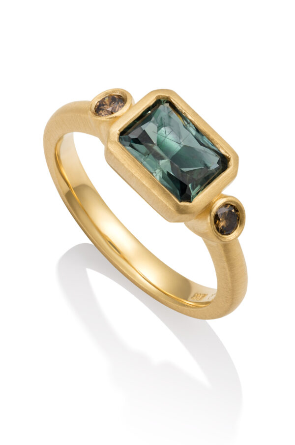 fwgrnsapphstackah923nt_1727517598