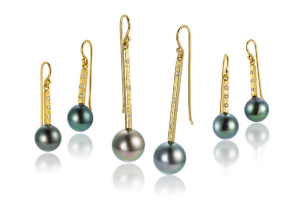 pearl-stem-earrings-gold-dw-web_261036754
